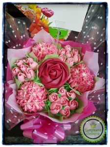 Pink Cupcake bouquet mother's Day birthday cake