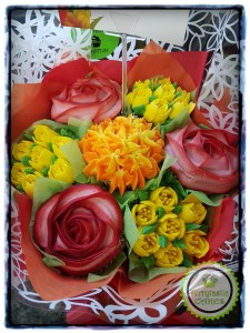 Bright Cupcake bouquet mother's Day birthday cake