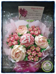 Pink Cupcake bouquet mother's Day 21st birthday cake