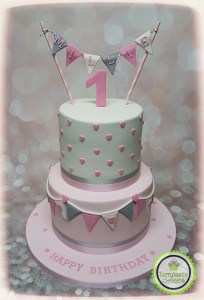 1st birthday cake with bunting girl
